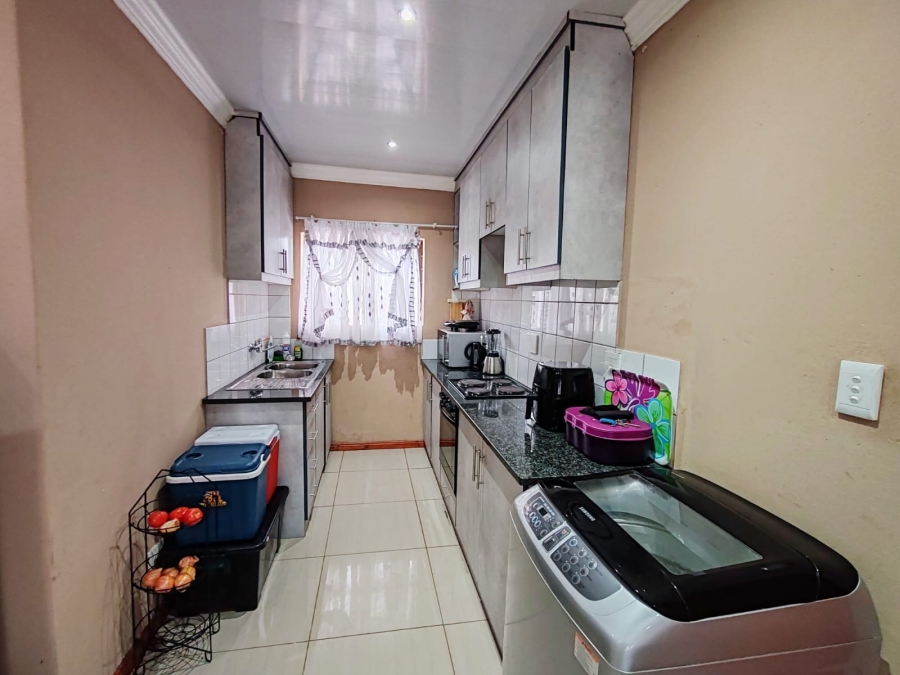 2 Bedroom Property for Sale in Miederpark North West